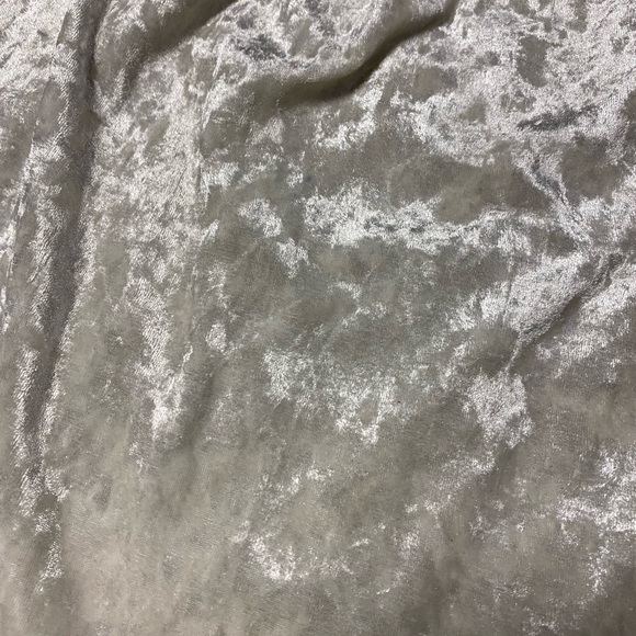 🤩Off the Shoulder Top 🤩 - Picture 2 of 2